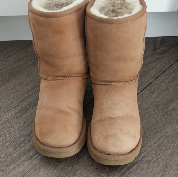 Authentic UGG boots 🤎 - Picture 5 of 11